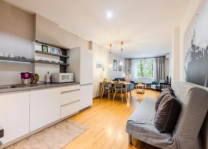 Casa Dolce Far Niente, 2bath&2bed, Parking, Vitosha Blvd * Sofía